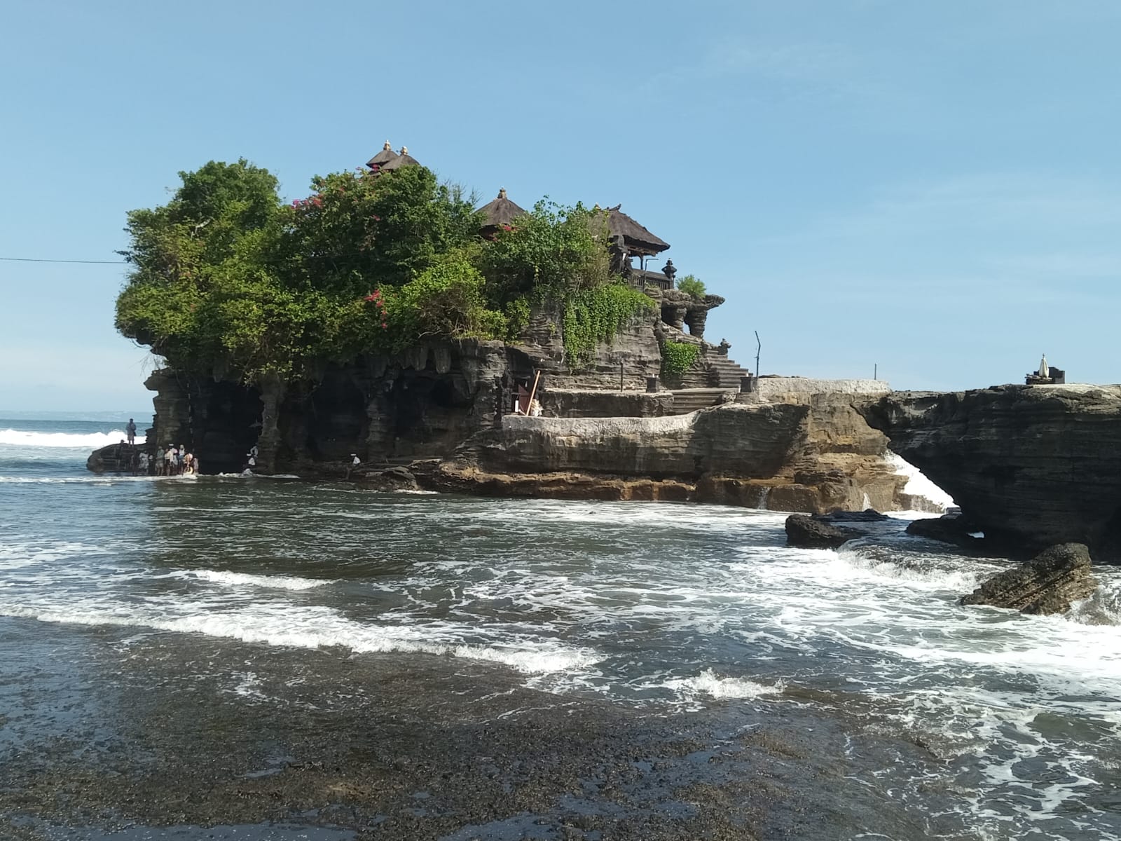 Tanah Lot Tempel bei Sonnenuntergang mit Blick auf den Indischen Ozean, Bali